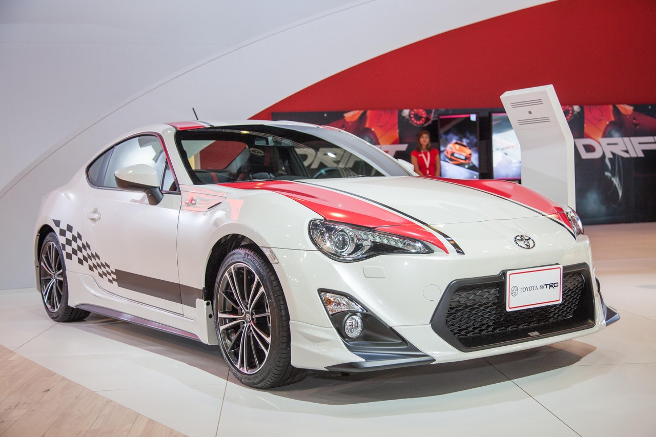 [Toyota-Dubai-Motor-Show-11%255B2%255D.jpg]