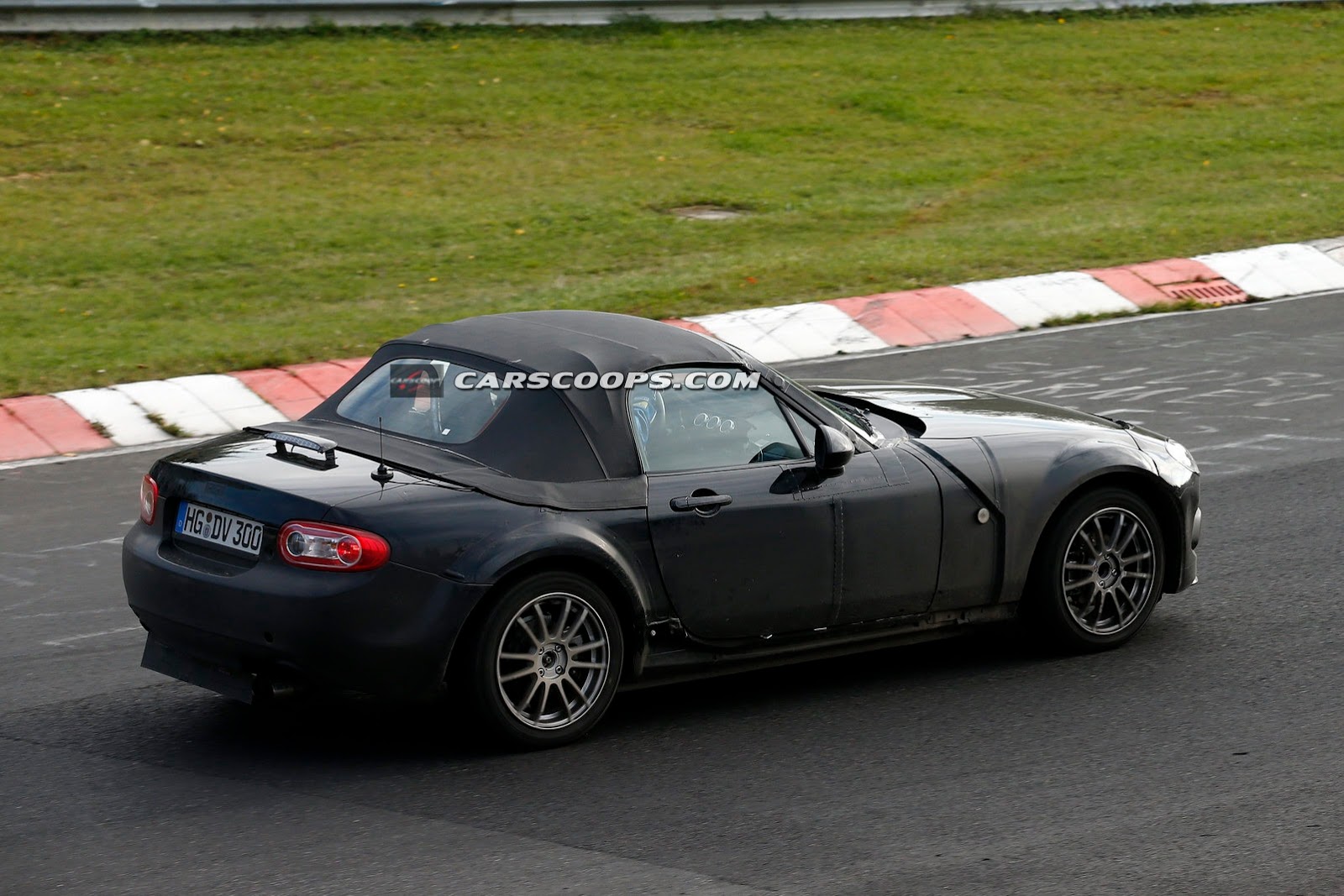 [New-Mazda%253DMX-5-Alfa-Spider-Mule-5%255B3%255D.jpg]