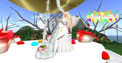 Ilianor playing harp