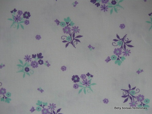 TE09-tecido-estampa-floral-pequeno-lilas