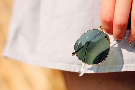 ray ban sunglasses detail