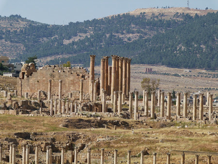 Obiective turistice Jerash: Coloane greco-romane