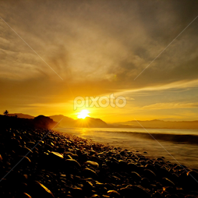 Sunrise di Cimaja (Full Screen) by Alfi Nurulhida - Landscapes Sunsets & Sunrises