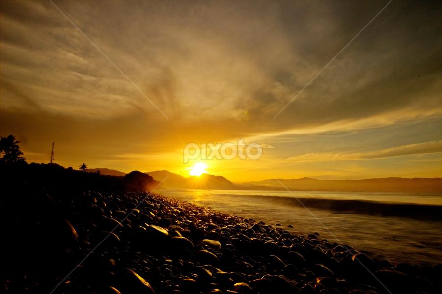 Sunrise di Cimaja (Full Screen) by Alfi Nurulhida - Landscapes Sunsets & Sunrises