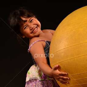 cute girls by Soen Photoworks - Babies & Children Child Portraits