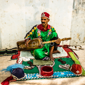 Musico de Rua by Simão Matos - People Musicians & Entertainers