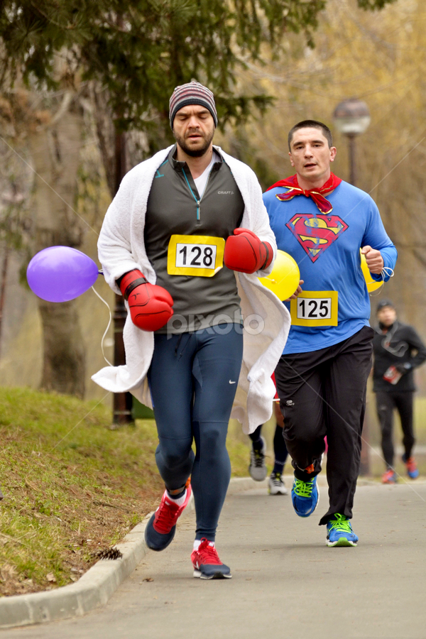 Crazy jogging by Dragos Vana - People Street & Candids