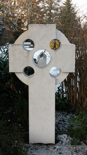 Kreuz mit Kristall 