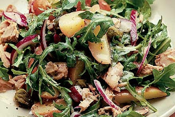 Tuna & red onion salad