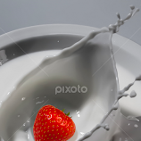 Strawberry splash by Sander Vanhee -  