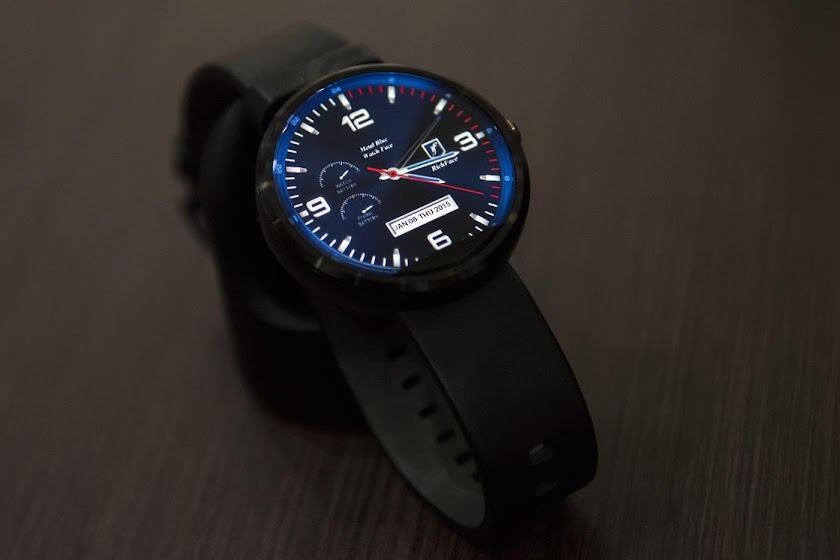 Blue Metal Watch Face Screen 2