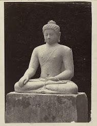 Beeld van Boeddha in bhumisparsamudra afkomstig uit een nis aan de oostmuur van de Borobudur.