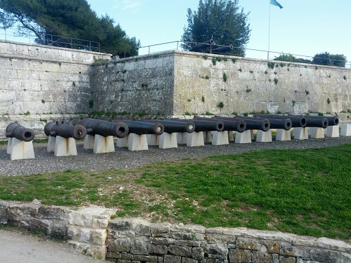 Cannons on Kastel