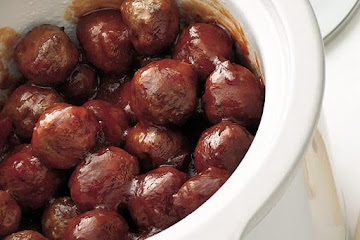 Slow-Cooker Cranberry Barbecue Meatballs