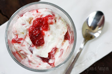 Skinny Strawberry Fool (with Truwhip)