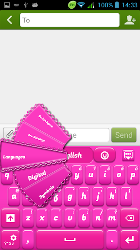 粉红色的塑料键盘