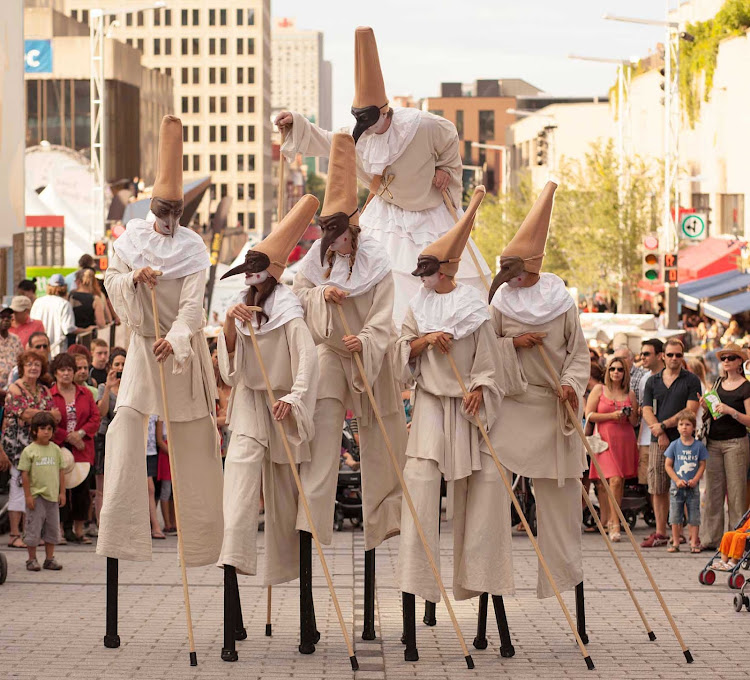 Street entertainment in Quebec. 