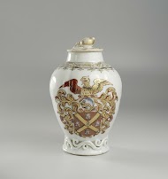 Ovoid tea caddy with the arms of the De Neufville family