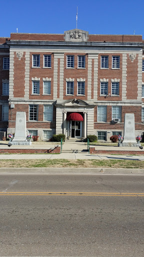 World War Memorial at Perry County Courthouse