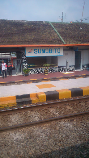 Stasiun Sumobito 