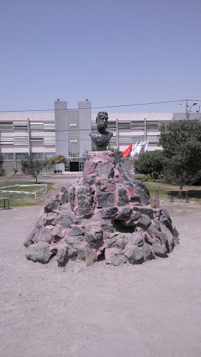 Escultura Comandante San Martin