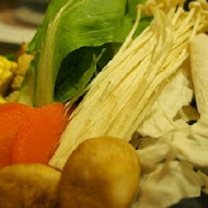 Mo-Mo Paradise momo壽喜燒(新竹巨城牧場)