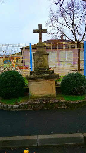 Statue De L'école Maternelle