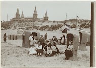 Kinderen aan het strand in Zandvoort
