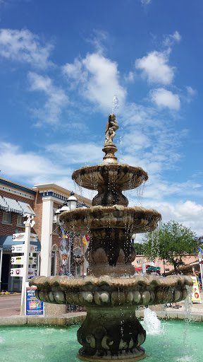 Six Flags Fountain