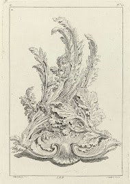 Ornament met planten op een schelp