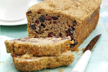 Fruity teacake