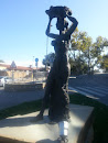 Koper Lady Statue