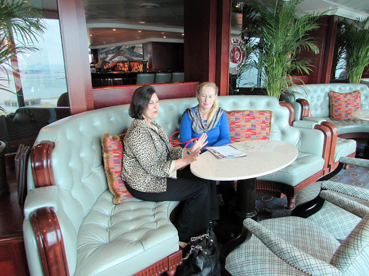 The lounge in Horizons Bar aboard Oceania Regatta.