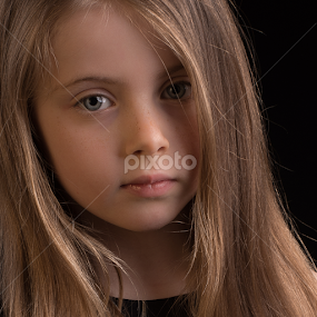 by Milou Krietemeijer-Dirks - Babies & Children Child Portraits