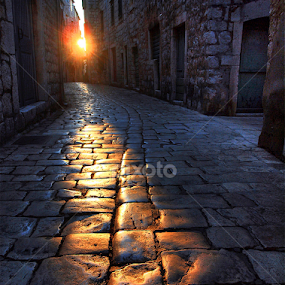 by Petar  Botteri - City,  Street & Park Street Scenes