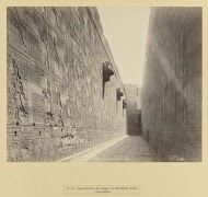 Gang tussen de tempel van Horus en de buitenmuur, Edfu