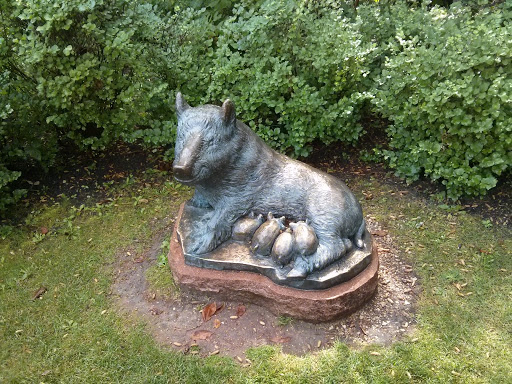 Pig with young Sculpture