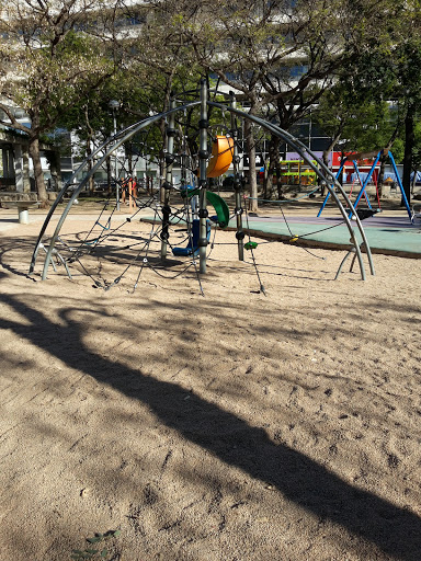 Parc infantil a L'Illa Diagonal