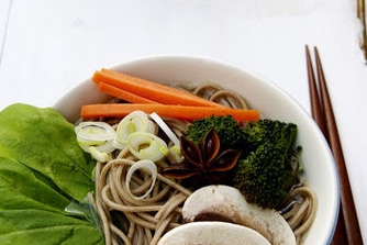 Star anise and vegetables soba noodles