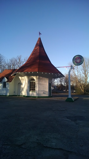 Sherwood's Historic Roundtop Filling Station