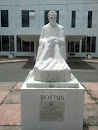 Estatua Eugenio María De Hostos