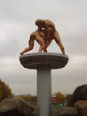 Статуя борцов