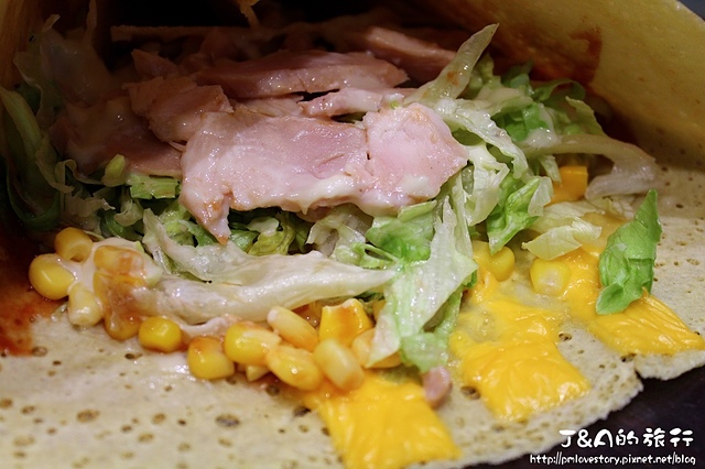 【捷運劍南】ViV CUP--煙燻雞肉搭檸檬沙拉可麗餅&創意芋包芋就在大食代 大直旗艦店