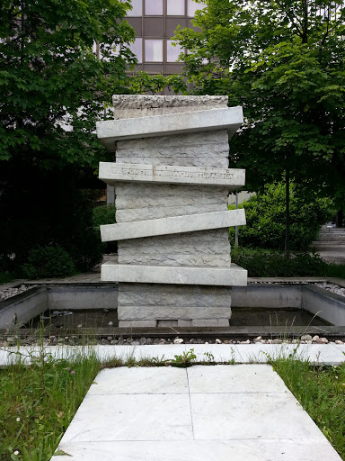 Spomenik fontana Hakija Turajlic