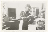 Wehrmachtsoldaat en Nederlands meisje