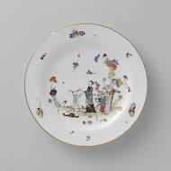 Onderschotel, veelkleurig beschilderd met chinoiserieën