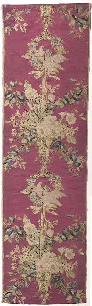 Wandbespanning van lampas met tortelduivenpatroon