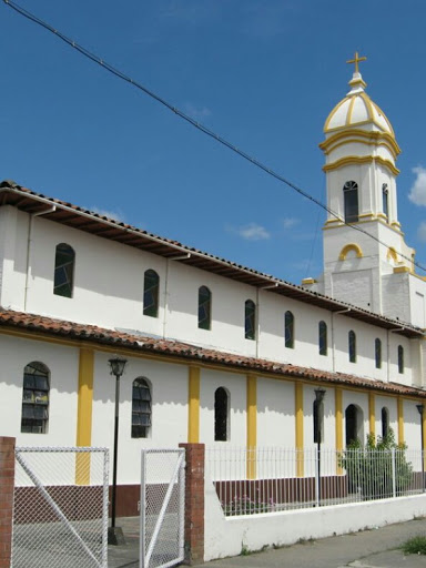 Iglesia Catolica La Paila