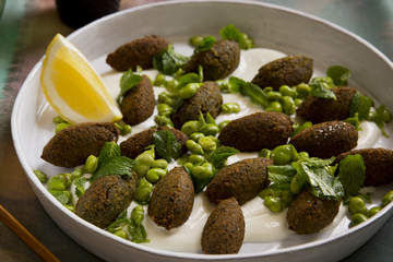 Falafels with broad beans, tahini yoghurt and mint 