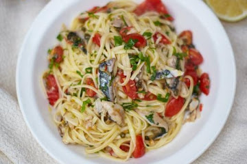 Mediterranean-style herring linguine